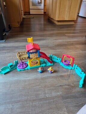 Vintage 2003 Fisher Price Little People Playground and accessories *Sound Works*